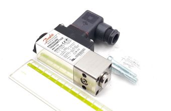 MBS5100 060N1036 0-10bar 4-20mA 10-32VDC G1/4Rc Danfoss преобразователь давления 