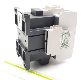 DMC75 75A 220-240VAC 37kW 380-440V 3P 2NO+2NC Dong-A контактор