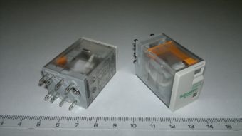 RXM2LB2P7 230VAC 50/60Hz 10A 2NO+2NC Schneider Electric реле промежуточное (MY2)