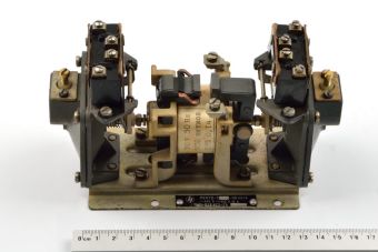 600137