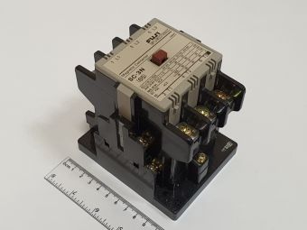 SC-3N 100A 200-220V 50/60Hz 30kW 380-440V 3P 2NО+2NC Fuji Electric контактор