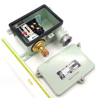 SNS-C103W -50cmHg-3kgf/cm2 diff 0,35-2,0kgf/cm2 G1/4R Saginomiya датчик реле давления