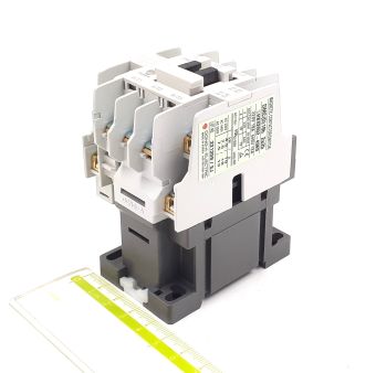 DMC18b 18A 220-240VAC 7,5kW 380-440V 3P 2NO+2NC Dong-A контактор