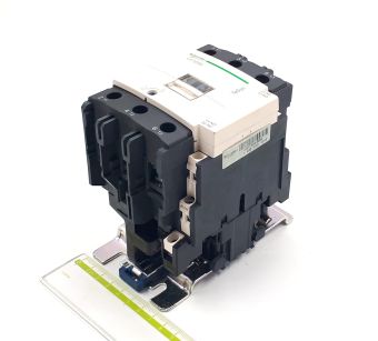 LC1-D80M7C 125A 230-240VAC 50/60Hz 37kW 380V 3P 1NO+1NC Schneider Electric контактор